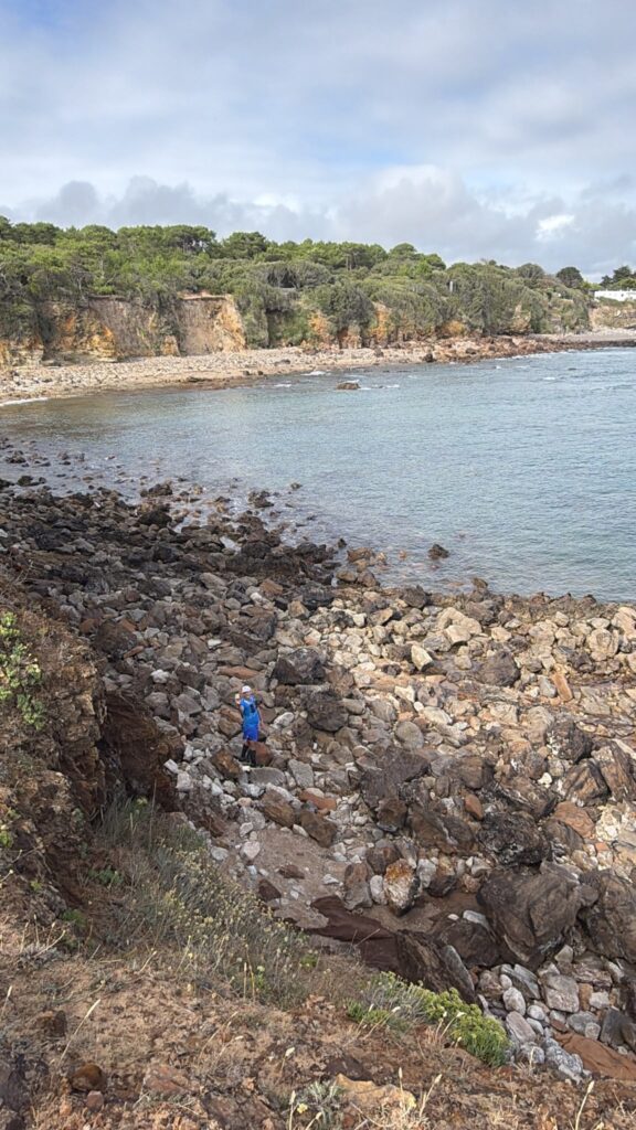 J2-27-C'est parti dans les rochers